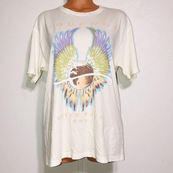 Daydreamer Journey World Tour Graphic Tee - Picture 5 of 9